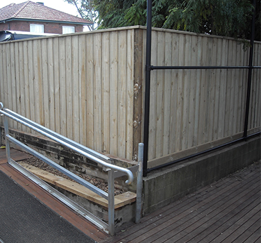 Queenwood - boundary fence - 376 x 350